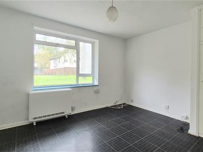 LIVING ROOM/BEDROOM STUDIO